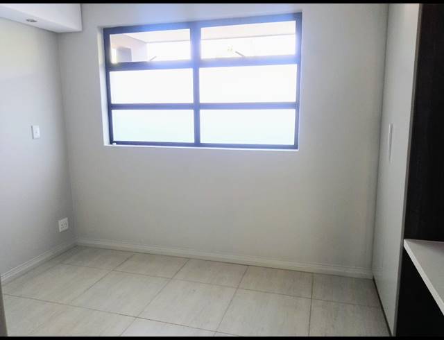 2 BEDROOM APARTMENT FOR SALE IN MENLO PARK